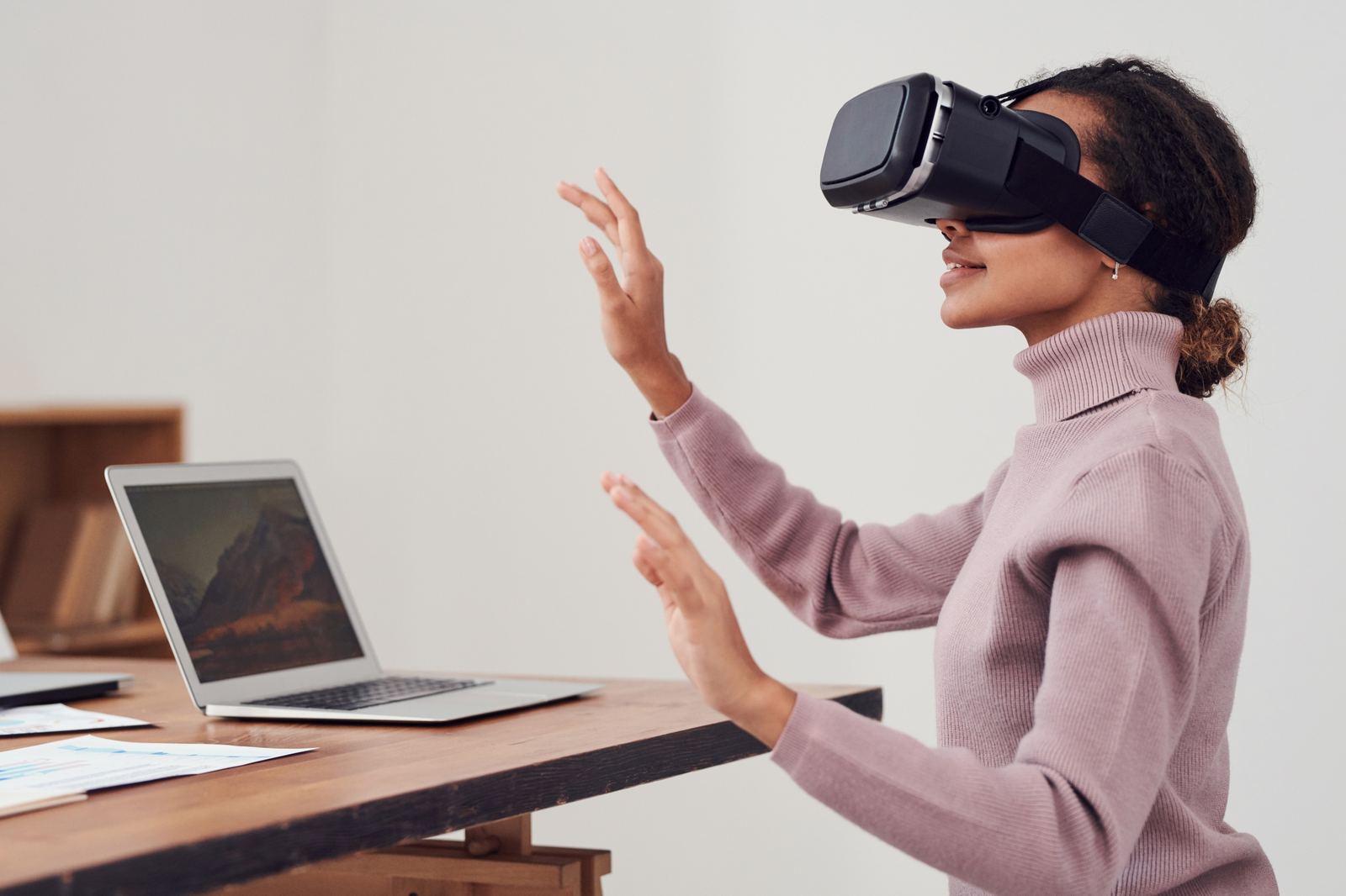 VR 360 tour: Personalized experience and details Virtual tours allow custom overview with details